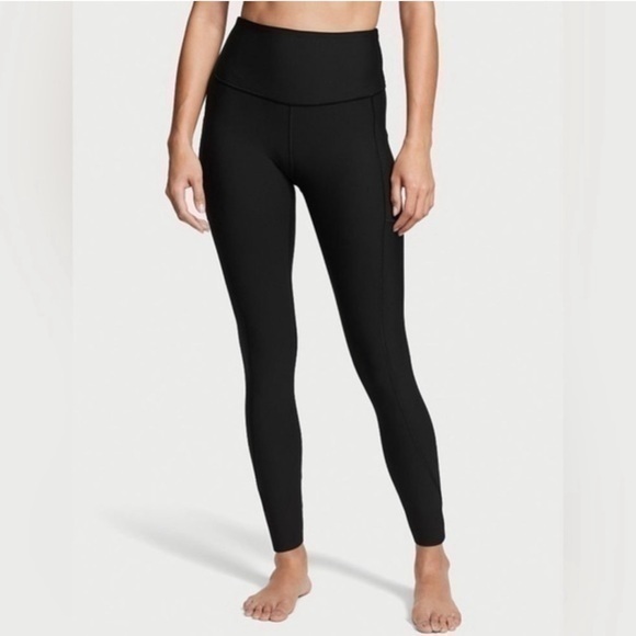 VICTORIA'S SECRET
Total Knockout Leggings Size 10 New with Tag - Picture 1 of 14